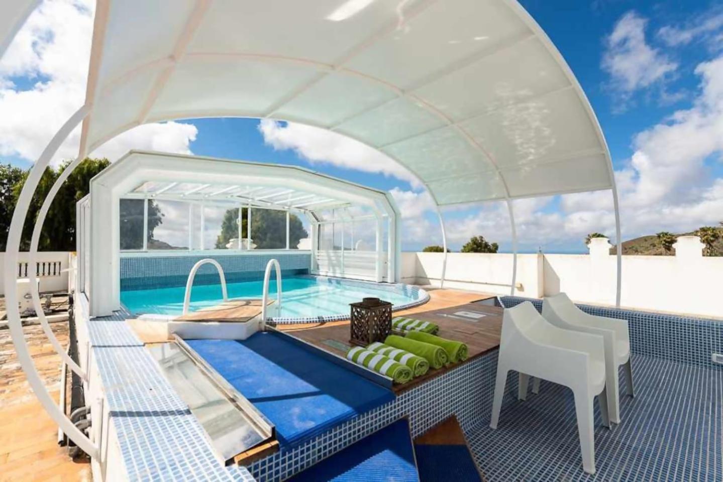 Amplia Villa De Lujo Con Piscina Climatizada Las Palmas de Gran Canaria Eksteriør billede