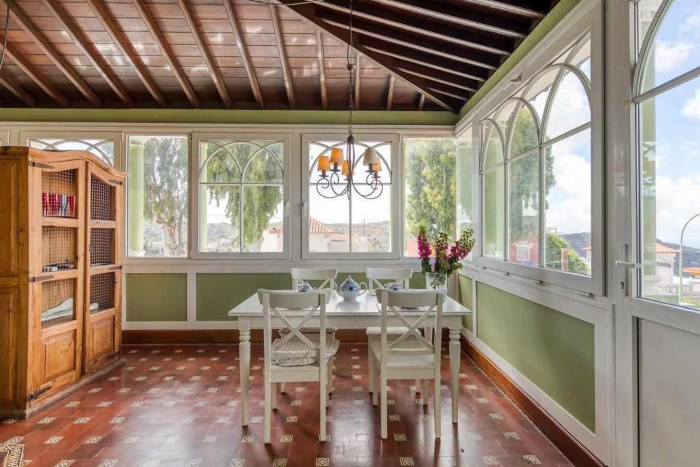 Amplia Villa De Lujo Con Piscina Climatizada Las Palmas de Gran Canaria Eksteriør billede